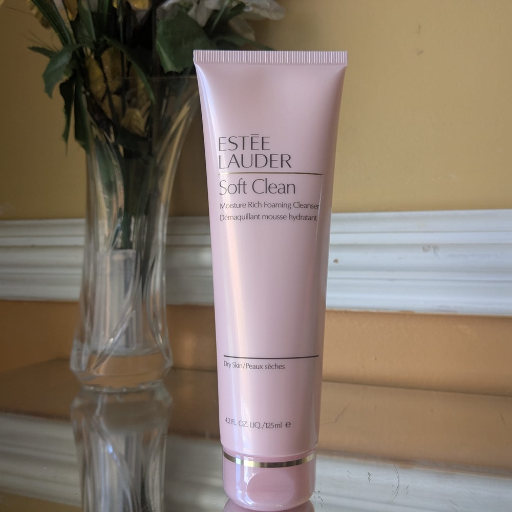 Estee Lauder Soft Clean Moisture Rich Foaming Cleanser - Pink